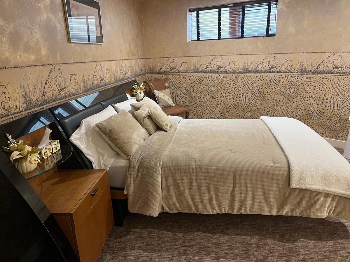 Roundhouse Grotto Bed and Breakfast YYC Exterior foto