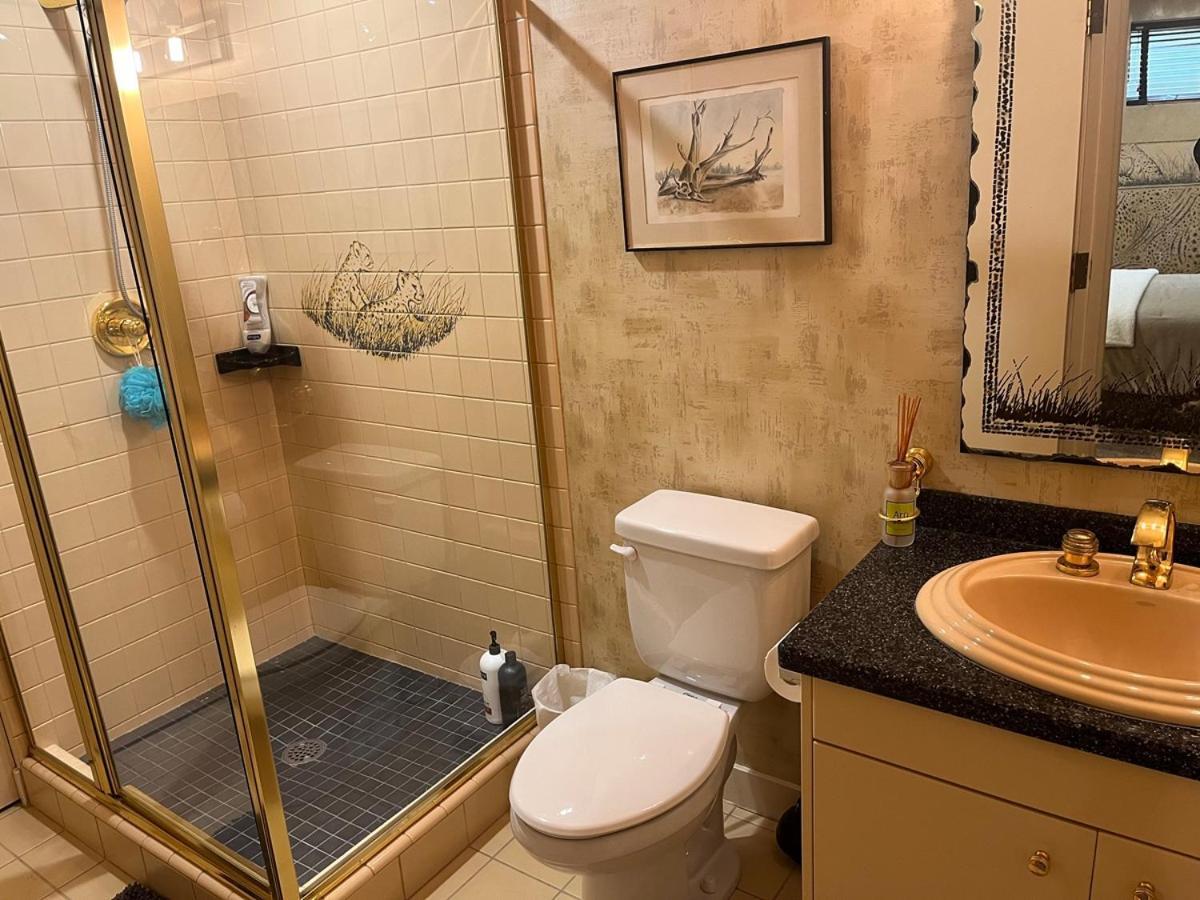 Roundhouse Grotto Bed and Breakfast YYC Exterior foto