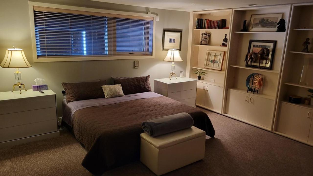 Roundhouse Grotto Bed and Breakfast YYC Exterior foto